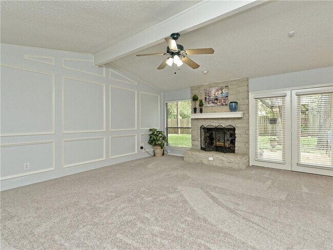 Building Photo - 4901 Summerset Trail