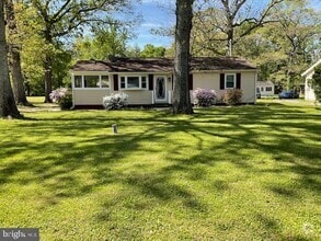 Building Photo - 15225 Regina Dr