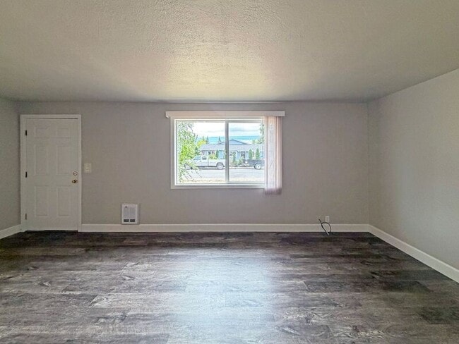 Photo - 3825 Marshall Avenue Apartment