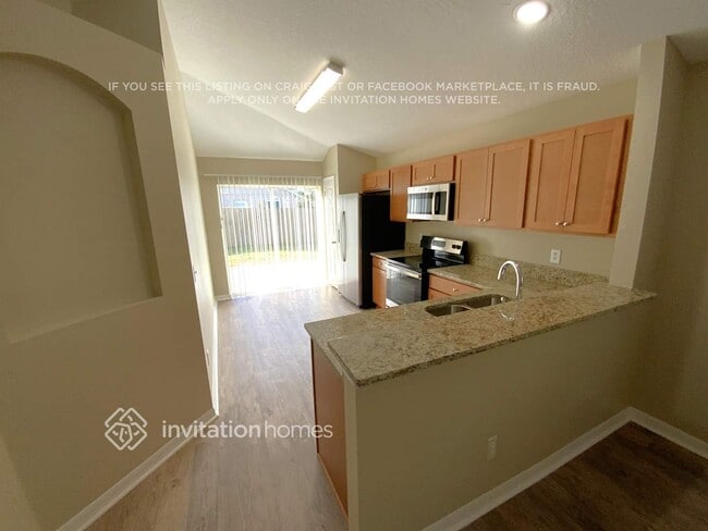 Foto del edificio - 7464 Oxford Garden Cir