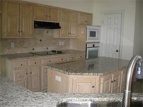 Building Photo - 3420 Lakeside Dr