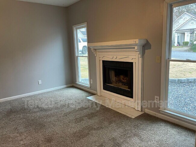 Foto del edificio - 326 Hardaway Ct