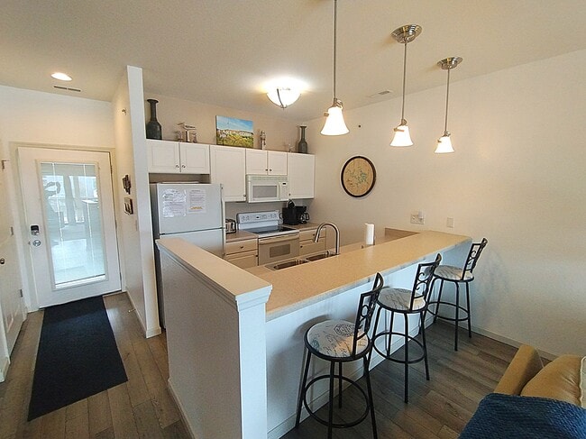 Building Photo - 418 Regatta Bay Dr