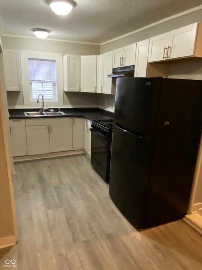 Building Photo - 1820 S M St