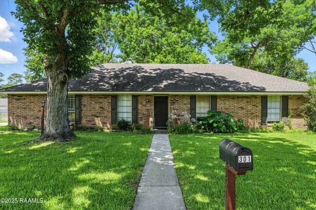 Building Photo - 301 Estainville Ave