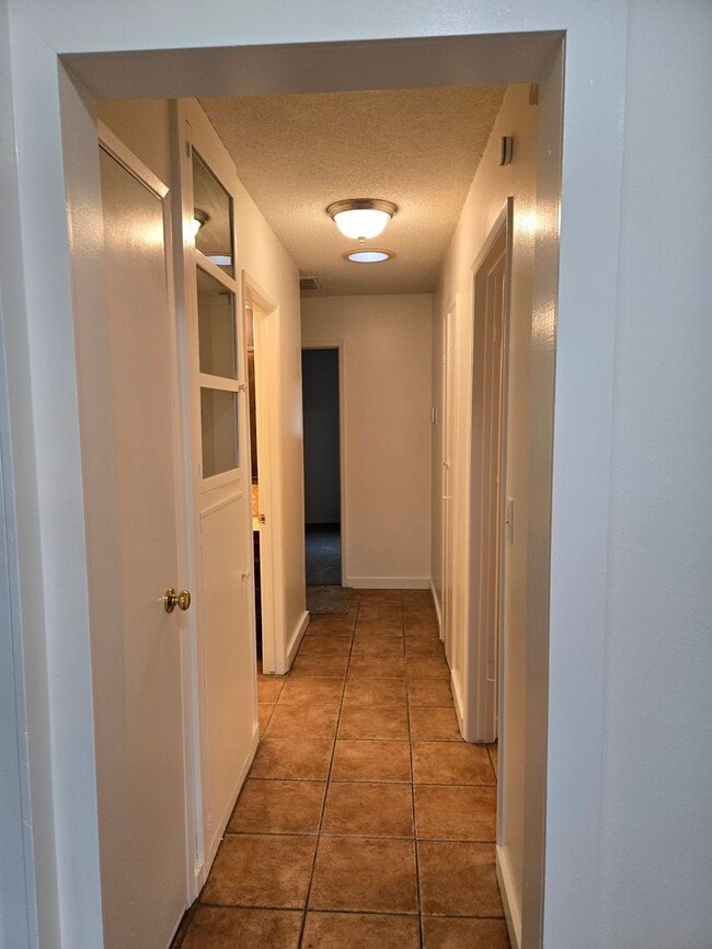 Foto del edificio - Single level 3 bed, 2 bath home centrally ...