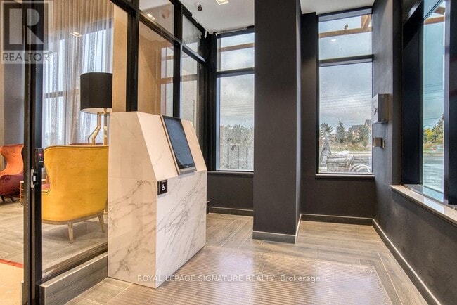 Photo du bâtiment - 395 Dundas St W