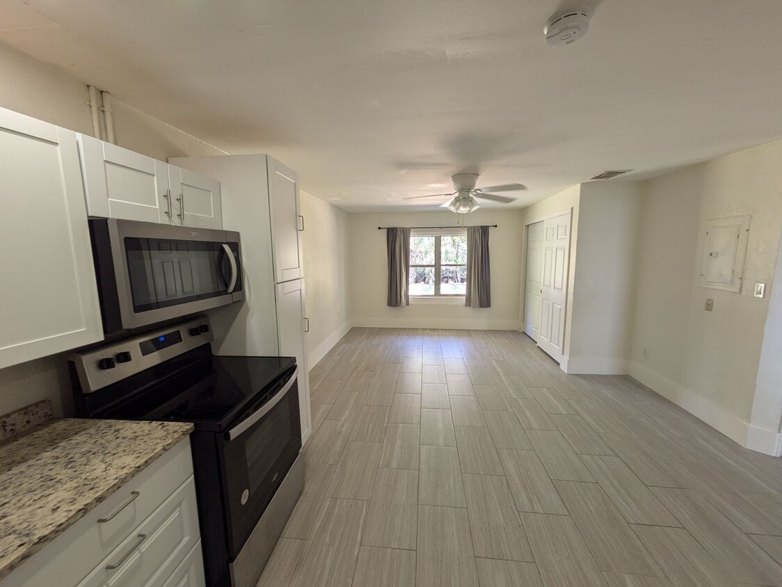 Foto principal - Studio Duplex - Annual Rental in East Naples