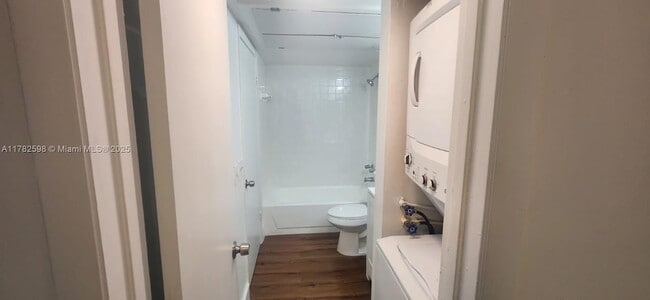 Foto del edificio - 17320 NW 67th Pl