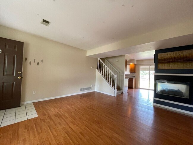 Foto del edificio - Great Townhome in West Fort Collins