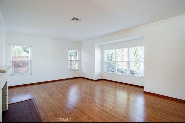 Building Photo - 8960 Helms Pl