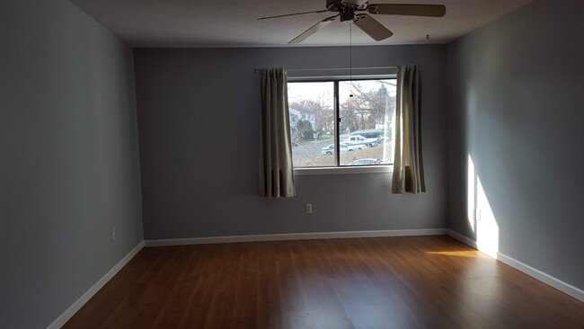 Master Bedroom with walk-in-closet - 405 Cypress Rd