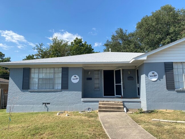 Building Photo - 10843 Marchant Cir