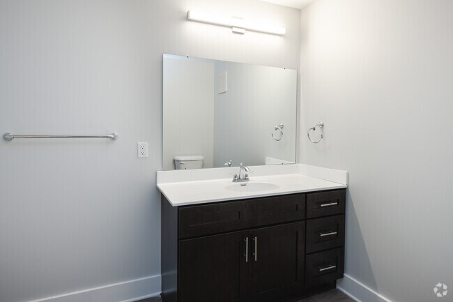 2 habitaciones, 1 baño, 1,054 pies cuadrados, baño - Cherokee Landing