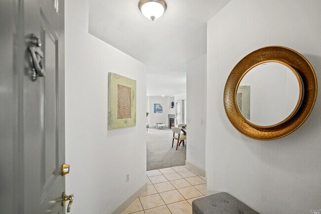 Foto del edificio - 1587 S Novato Blvd