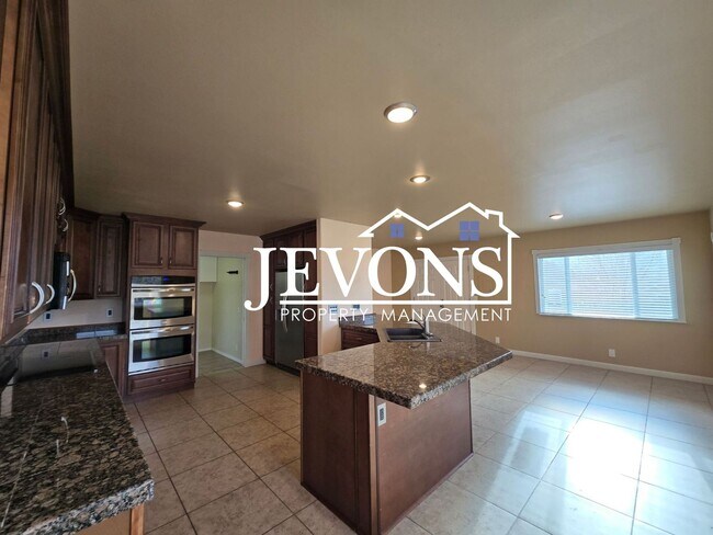 Foto del edificio - Move-in Special: $500 off your first month’s rent. Cozy 4-bedroom home with a fully equipped kitc...