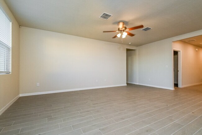 Building Photo - 214 Lovely Ct