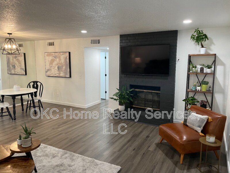 Foto principal - 4400 Hemingway Dr
