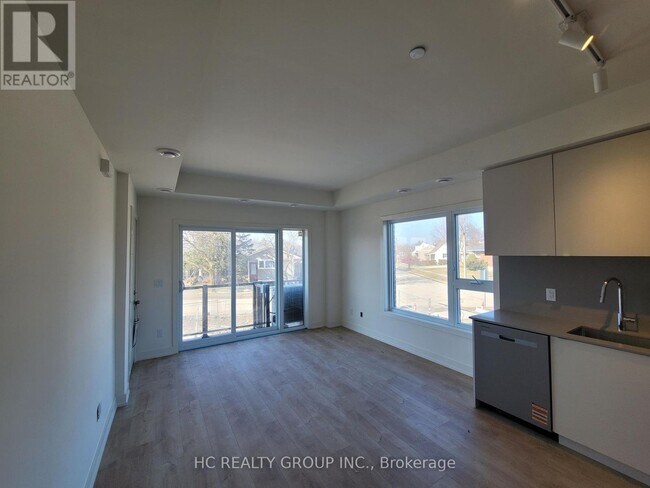 Building Photo - 16 Melbourne Ave