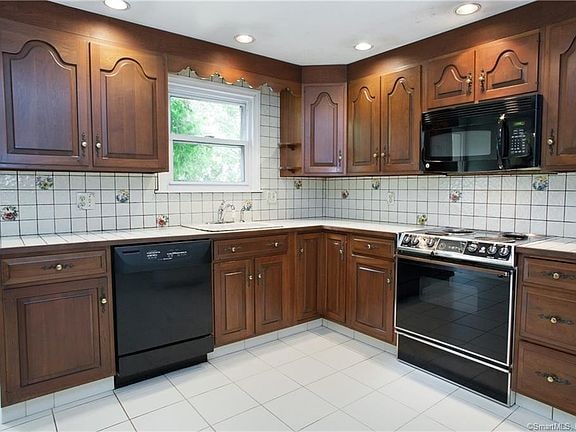 Foto del edificio - 238 Forest Dr