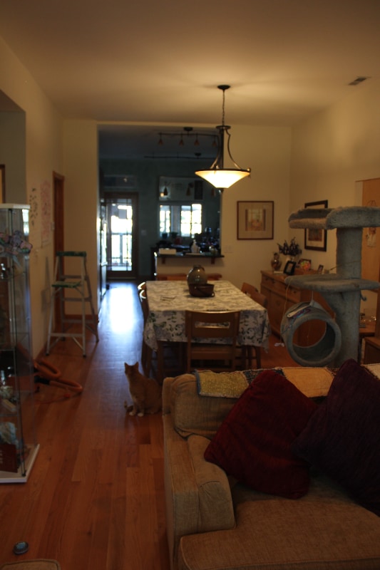 Building Photo - 2137 N Oakley Ave