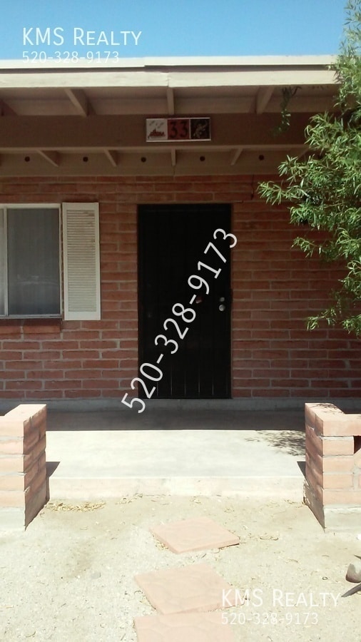 Building Photo - 33 W Roma Dr
