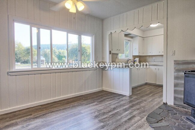 Foto del edificio - 3 Bed, 1.5 Baths Home in Yacolt