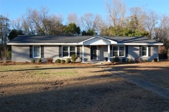 Building Photo - 633 Wetumpka St