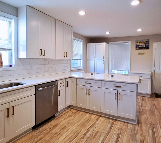 Foto del edificio - Charming updated 3 bedroom/2 bath in Selwy...
