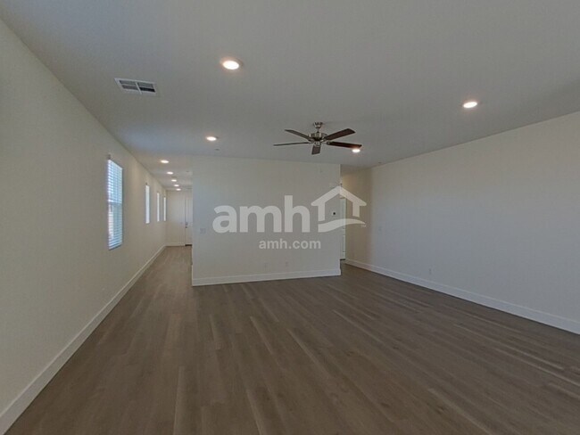 Foto del edificio - 905 English Primrose St