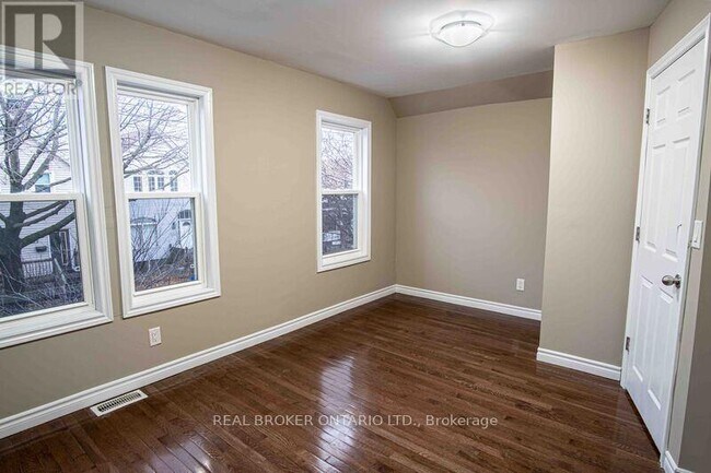 Building Photo - 57 Francis St