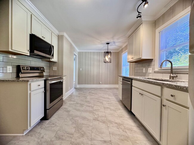 Building Photo - Beautiful 2BR Butner Home