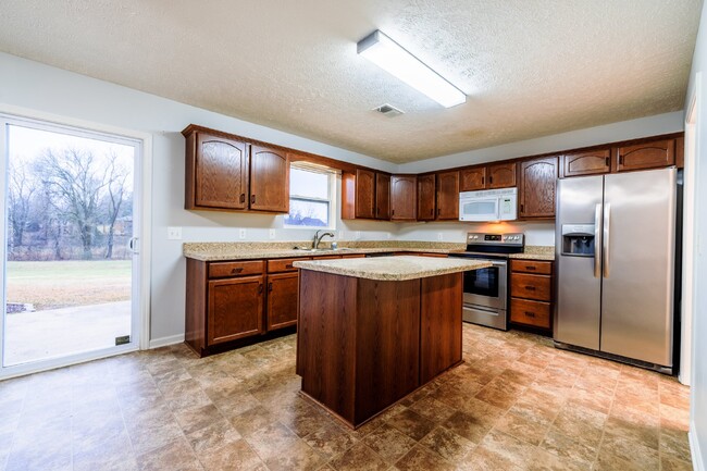 Foto del edificio - NOW AVAILABLE!!  Quaint 3 Bed, 2 Bath Home...