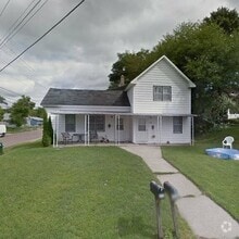 Building Photo - 403 Oak Ave S