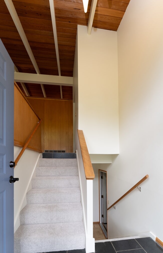 Building Photo - 12647 SE 54th St