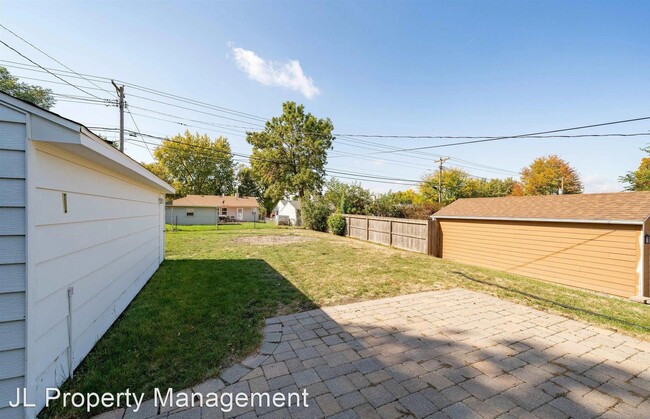 Building Photo - 3 br, 2 bath House - 1721 S Van Eps Ave