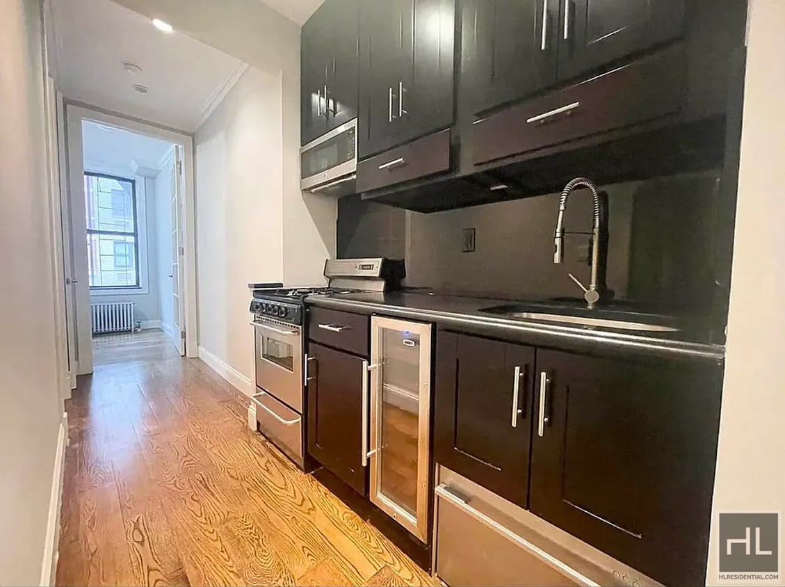 Primary Photo - East 23rd Street