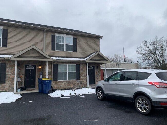 Foto del edificio - 2108 Market St Ext