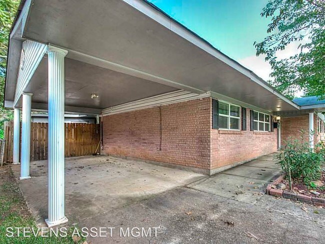 Building Photo - 1610 Dudley Ln
