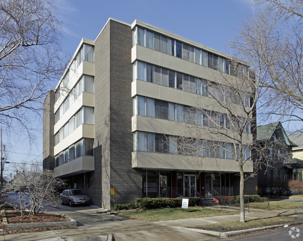 Foto del edificio - Cambridge Heights