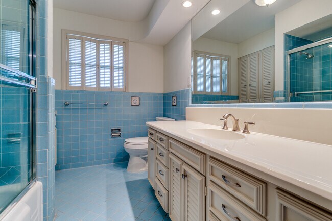 Foto del edificio - 8629 Edgemere Rd