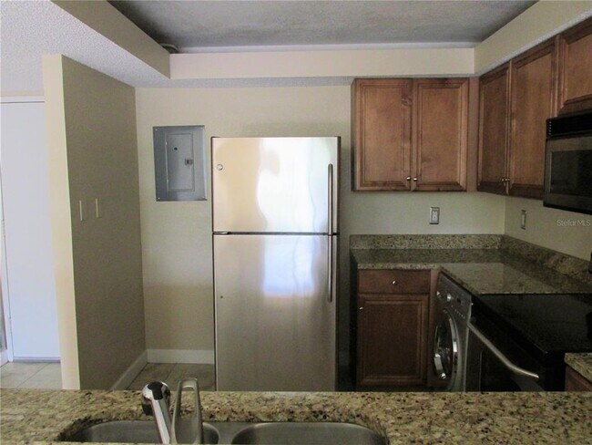 Building Photo - 2740 Coconut Bay Ln