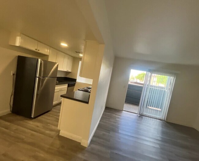 Foto del edificio - 1750 Karen Ave