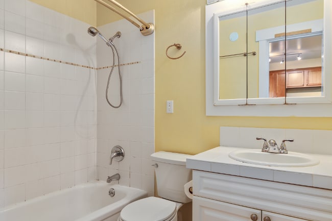 Foto del edificio - 1415 154th Ave NE