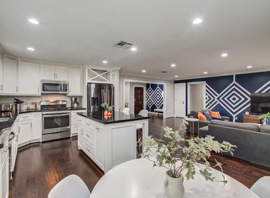 Foto principal - 3015 Walnut Bend Ln