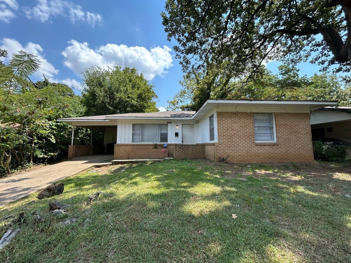 Primary Photo - Beautiful Two Bedroom home