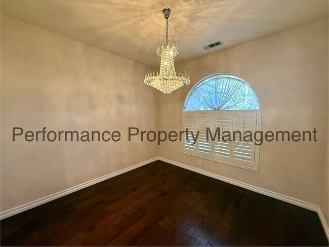 Foto del edificio - Gorgeous 3 Bed/2 Bath + Office w/ Solar, Pool & $0 Deposit Option