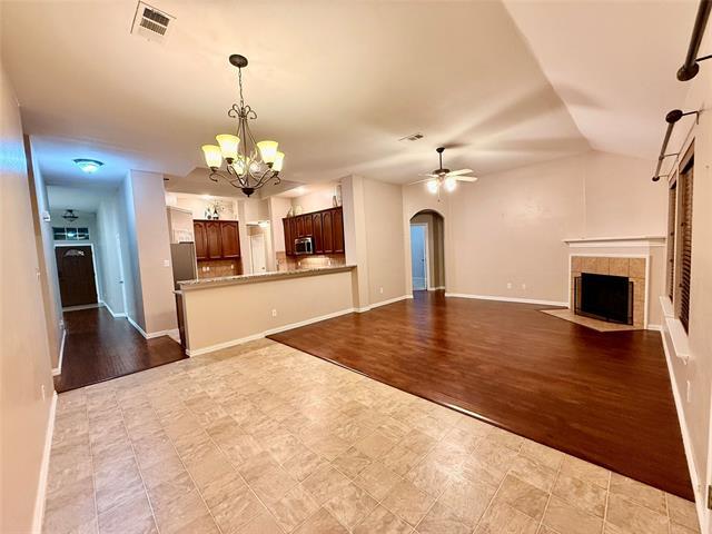 Building Photo - 3210 W Glenwood Dr