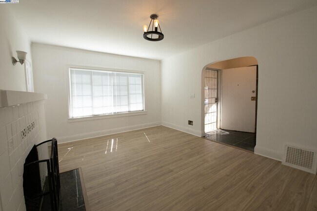 Building Photo - 7800 Lockwood St