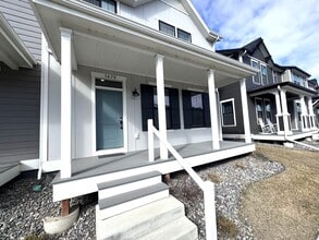 Building Photo - 1670 St George Blvd